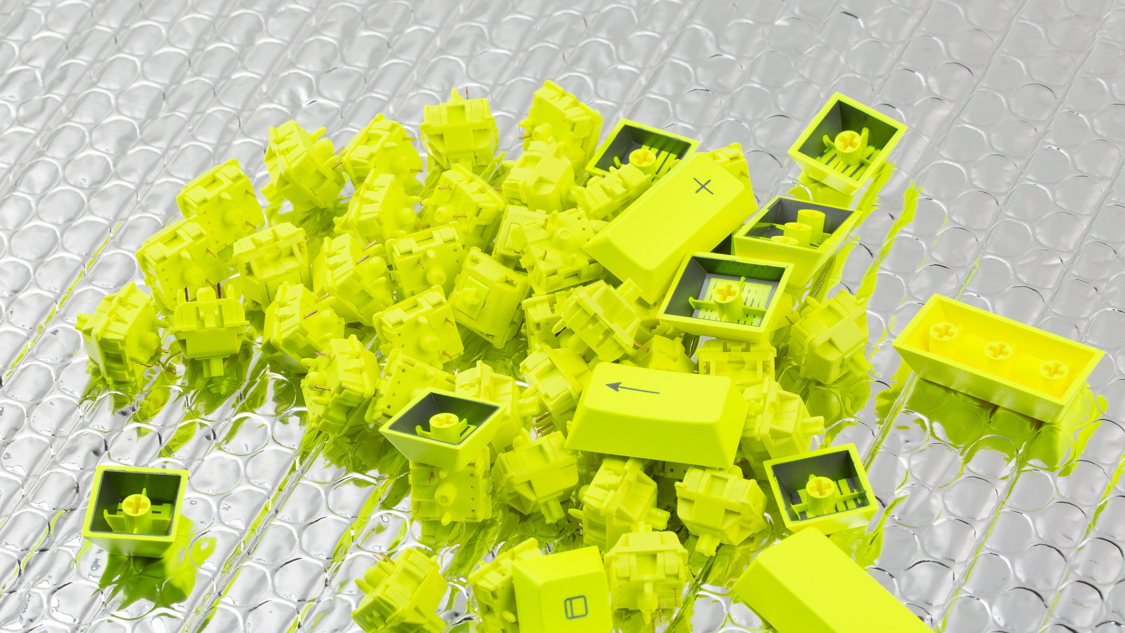 Typeplus x Hi! Viz - Linear Switches