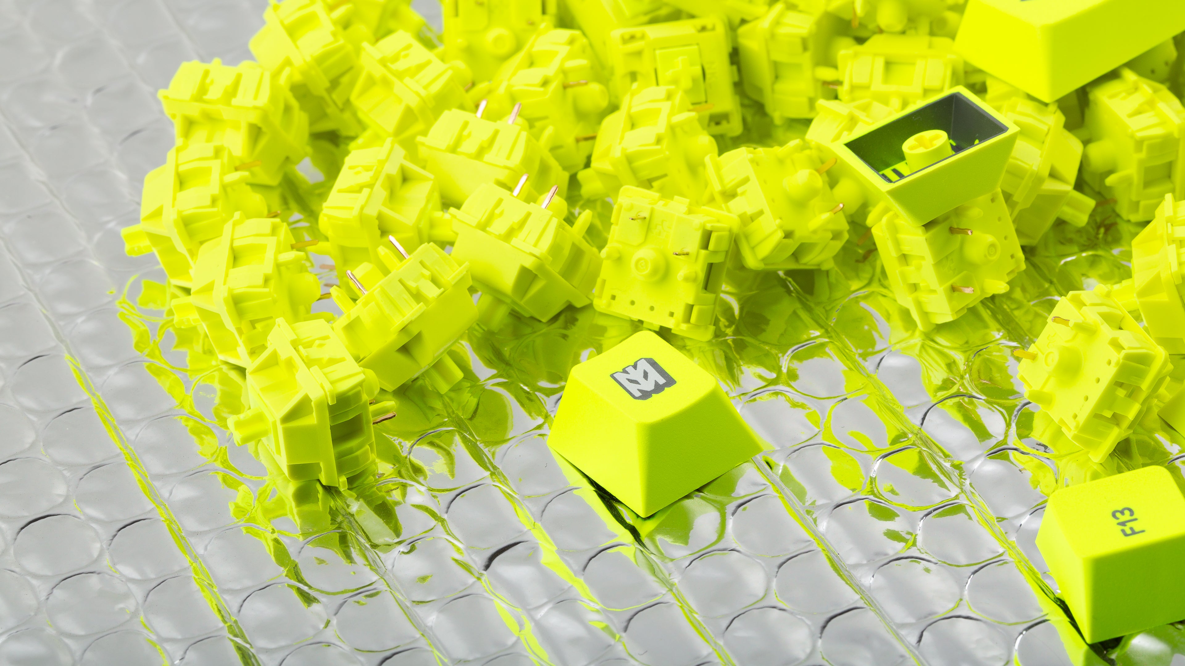 Typeplus x Hi! Viz - Linear Switches