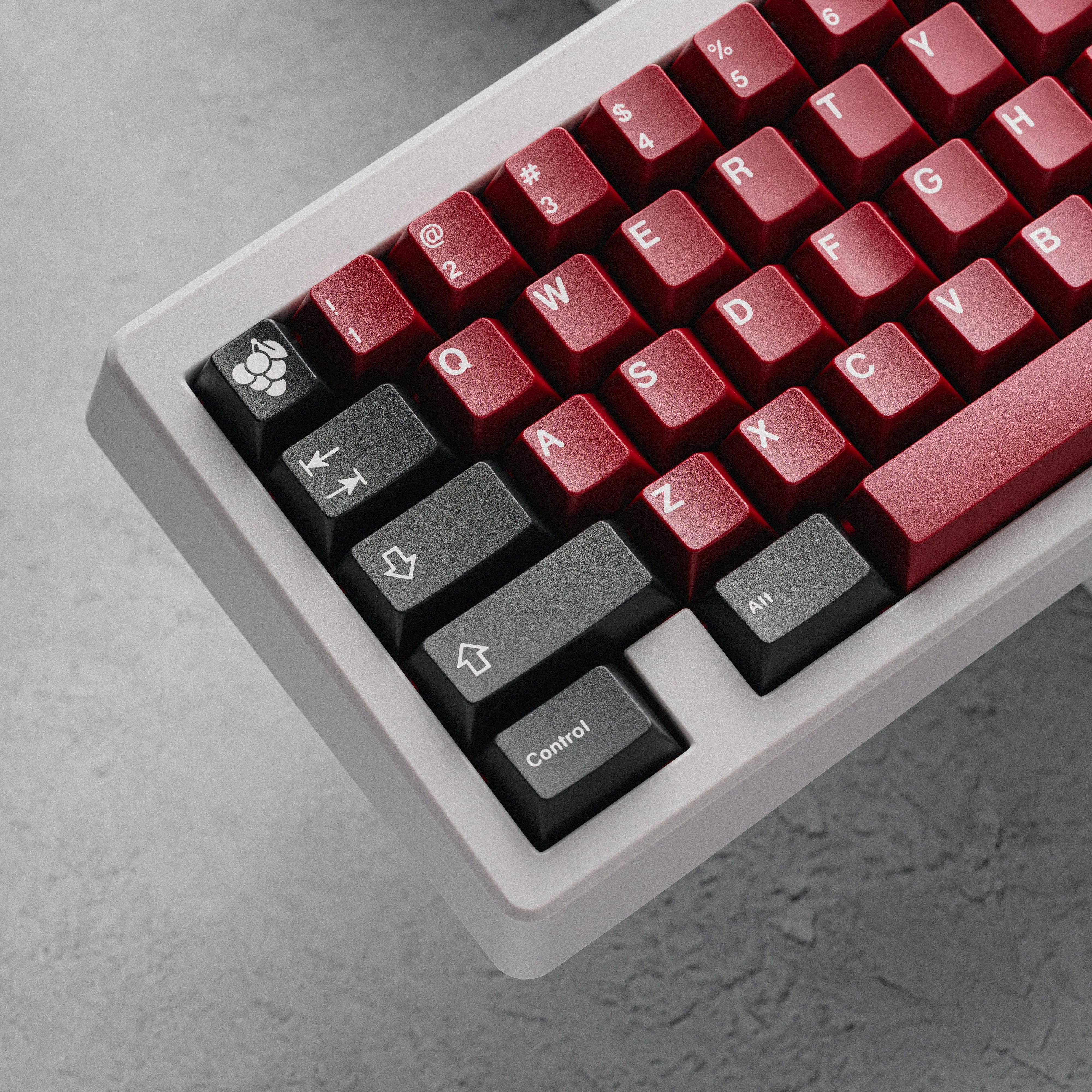 GMK CYL Burgundy Keycaps
