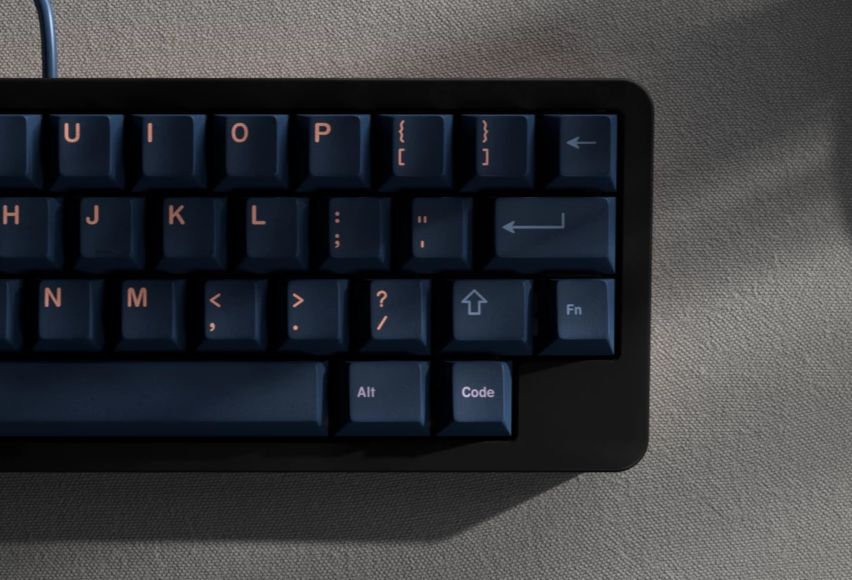 GMK Firefly - Deskhero.ca