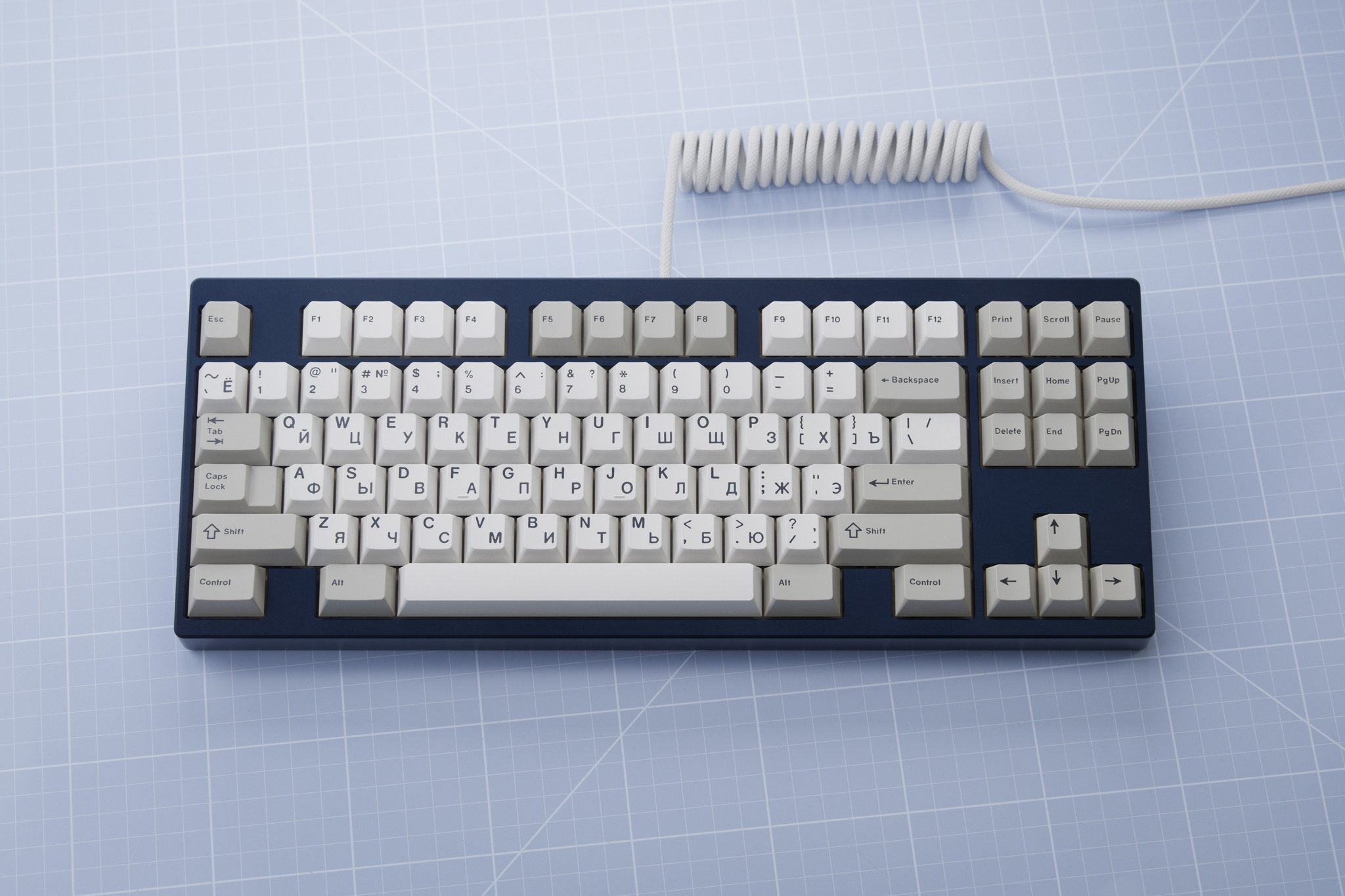 GMK Cyrillic Beige & WoB Keycaps