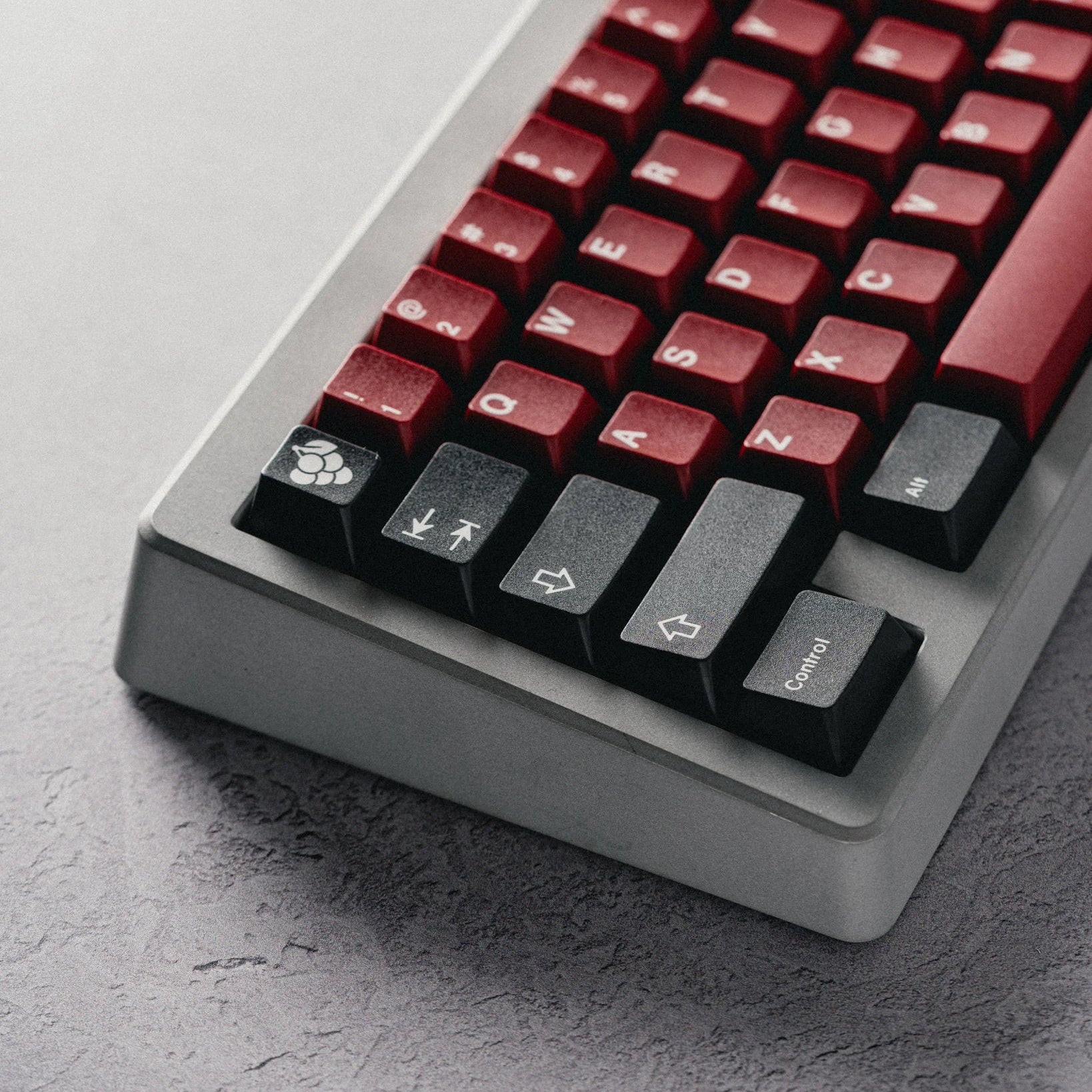 GMK CYL Burgundy Keycaps