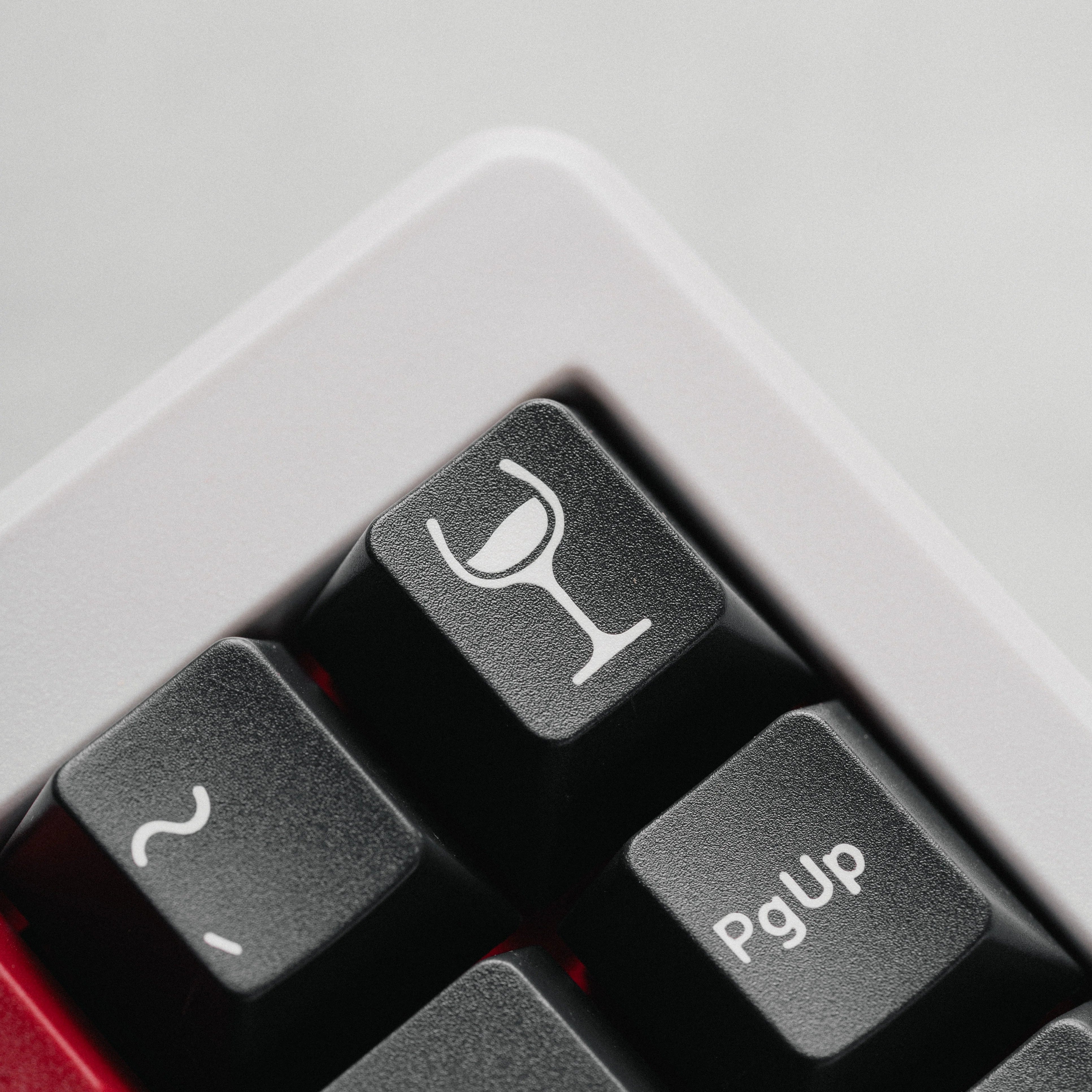 GMK CYL Burgundy Keycaps