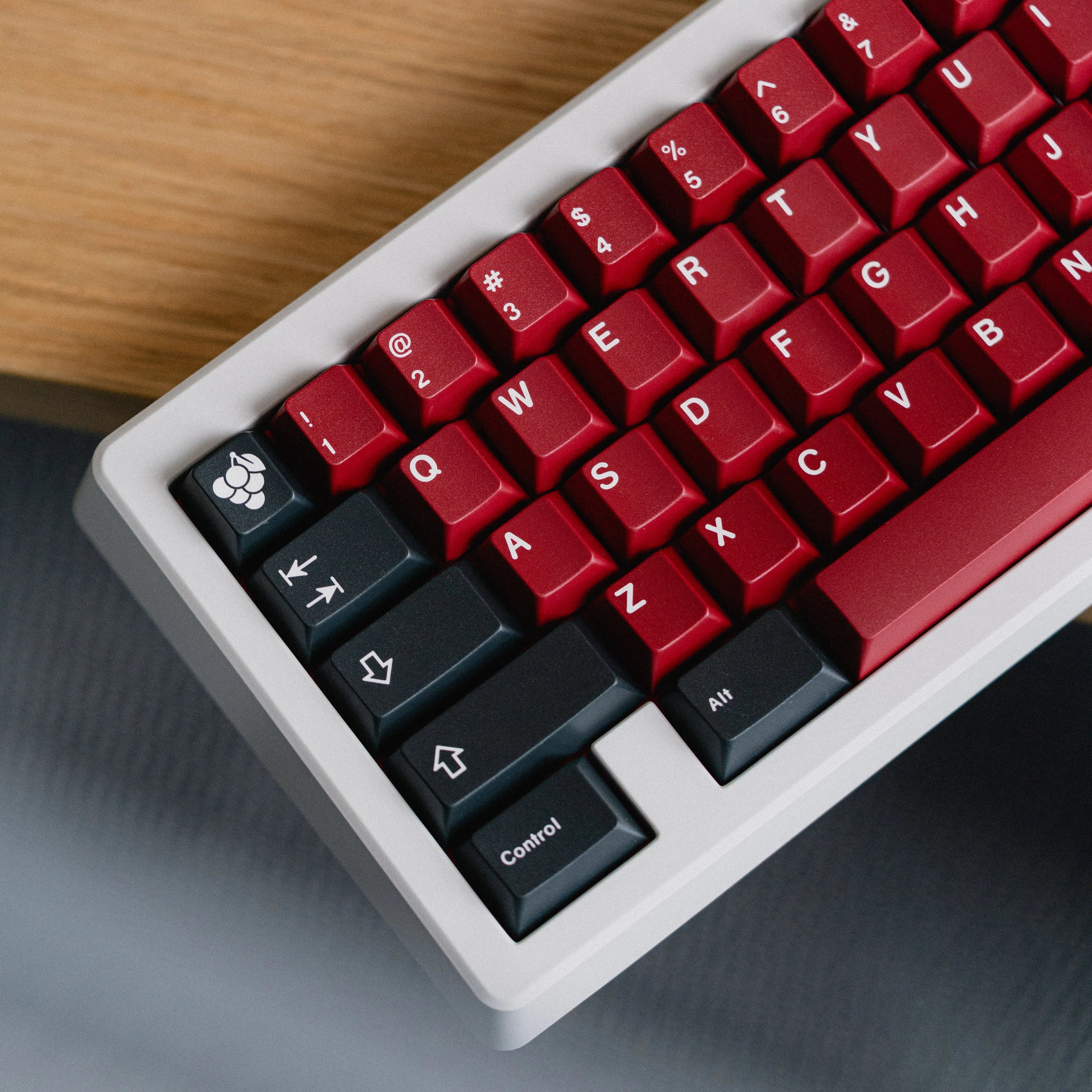 GMK CYL Burgundy Keycaps