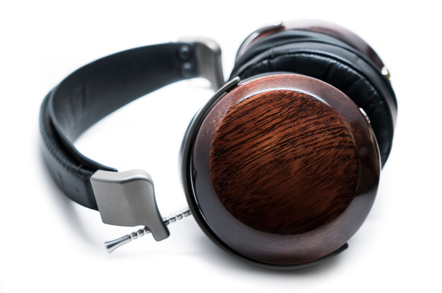 ZMF Verite Closed - Deskhero.ca